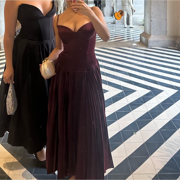 HOUSE OF CB Beau Dress - Picture 6 of 10